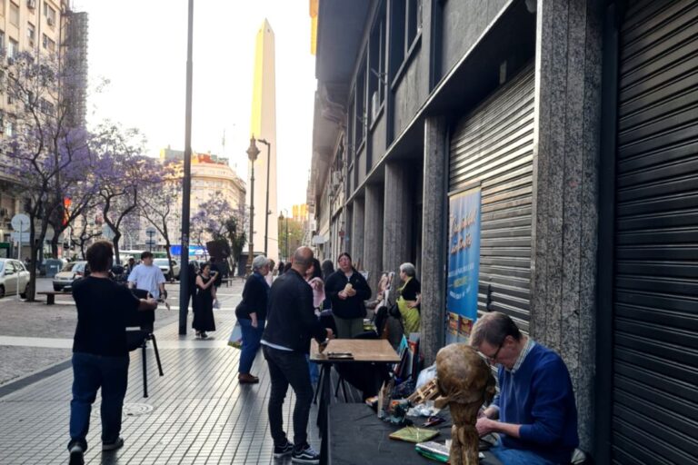 Lee más sobre el artículo Esteban Wozniuk, invitado por la Asociación de Escultores Argentinos (AEA), participó en la Noche de los Museos